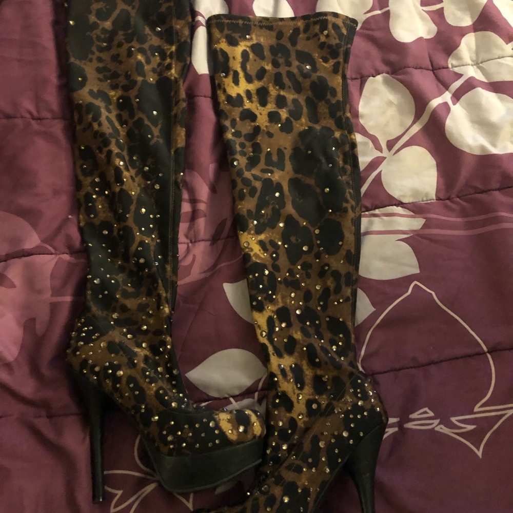 Knee High Studded Cheeta Boots size 7